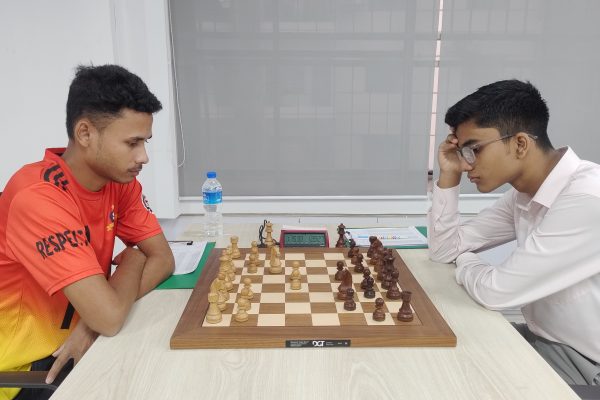 নীড়কে রুখে দিলেন শাকের